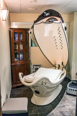 a store with two toilets in a room at Hotel Spa Cádiz Plaza in Cádiz