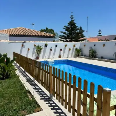 Fantástico chalet con piscina 2 km de la barrosa