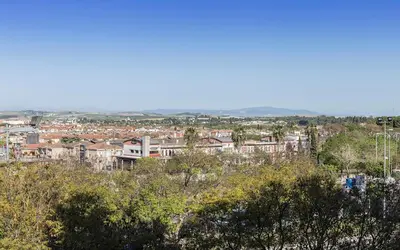 a city view from a hill with trees and buildings at Luminoso 3 rooms 2 Baños Parking in Jerez de la Frontera