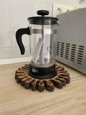 a blender sitting on a coaster on a kitchen floor at Casa del mar in San Fernando