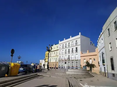 a group of buildings on a city street at Apartamento Las Canastas Cádiz Centro a pie de Catedral y playa in Cádiz